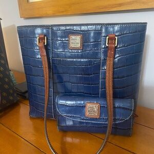 Dooney & Bourke Set